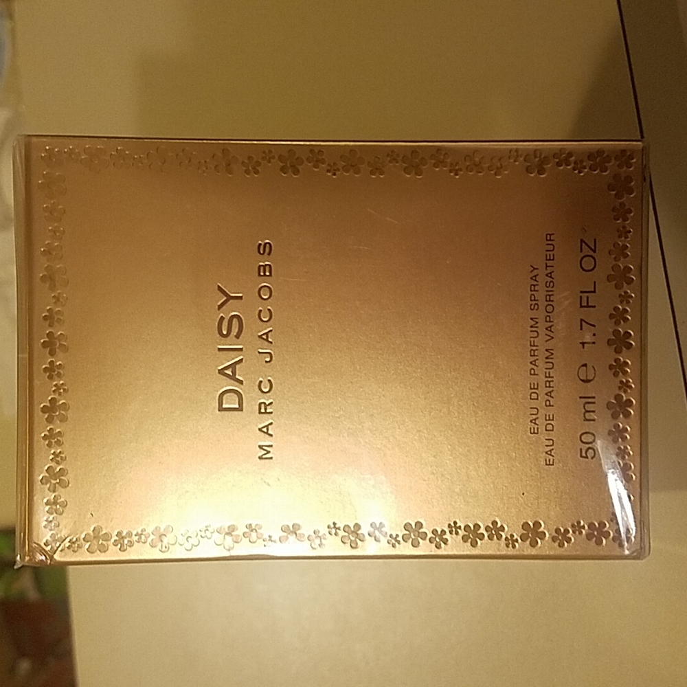 Marc Jacobs Daisy Gold Edition